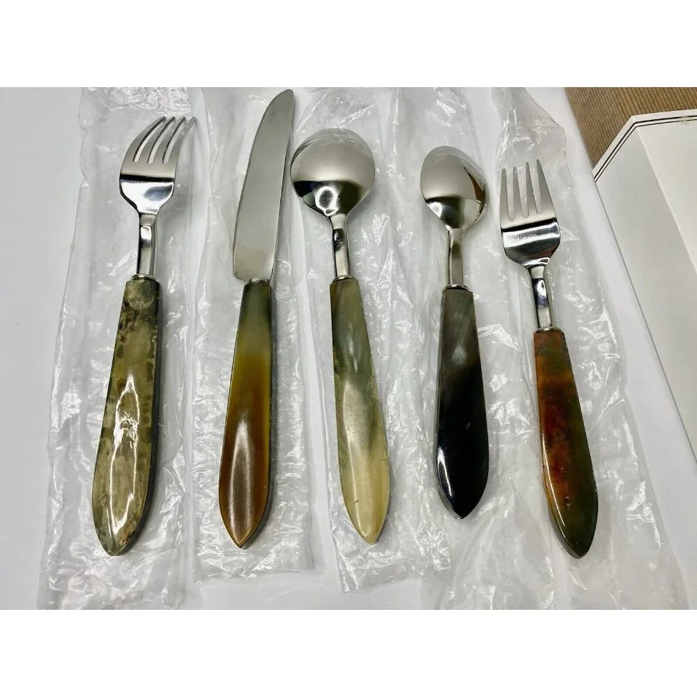 Pottery Barn Horn Flatware 2008-2009 Genuine Horn 5 Piece Place Setting‎ Read #6